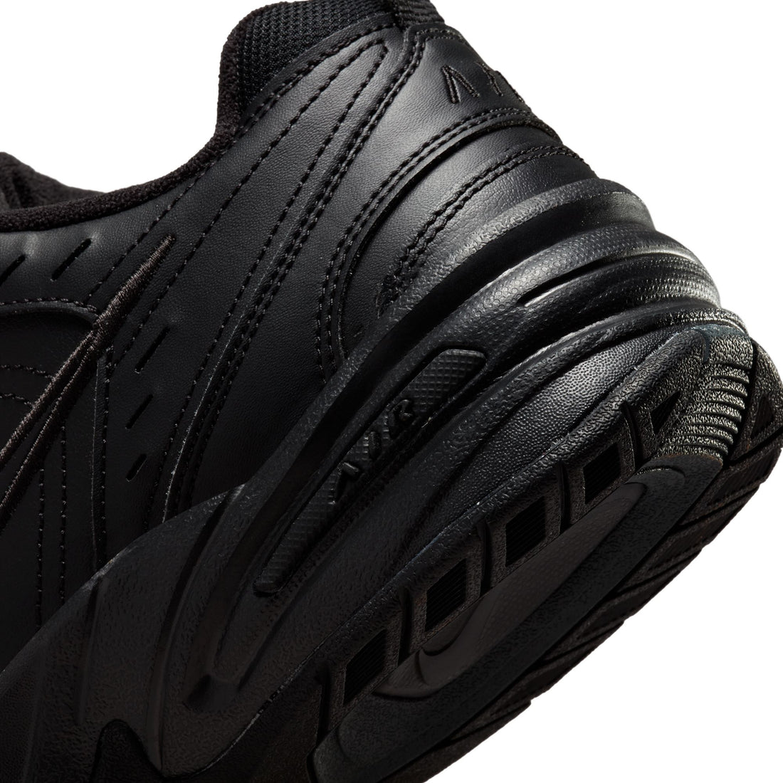 NIKE  Air Monarch IV M men sneaker in BLACK/BLACK – product view