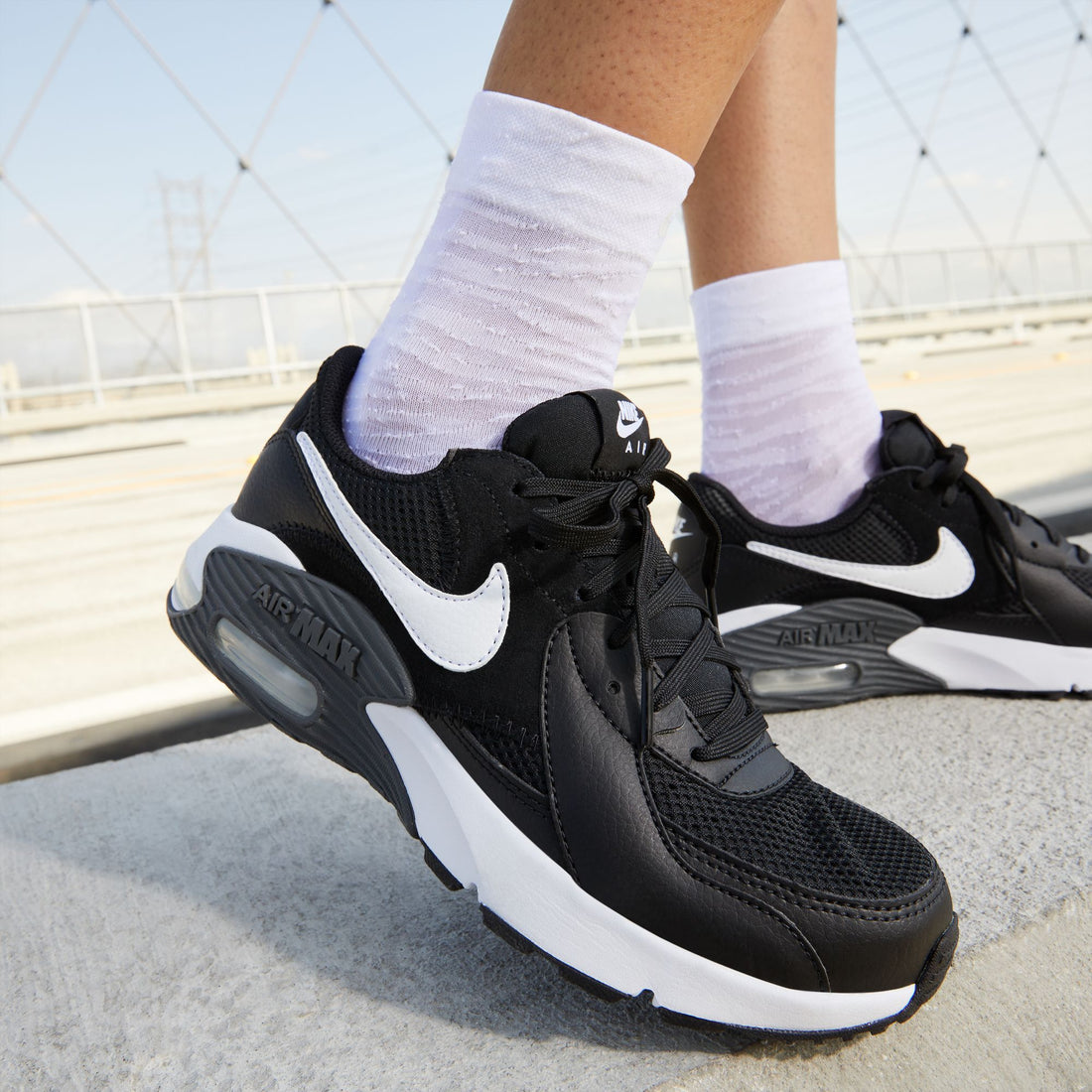 NIKE Air-Max-Excee-W women sneaker in White black grey – product view