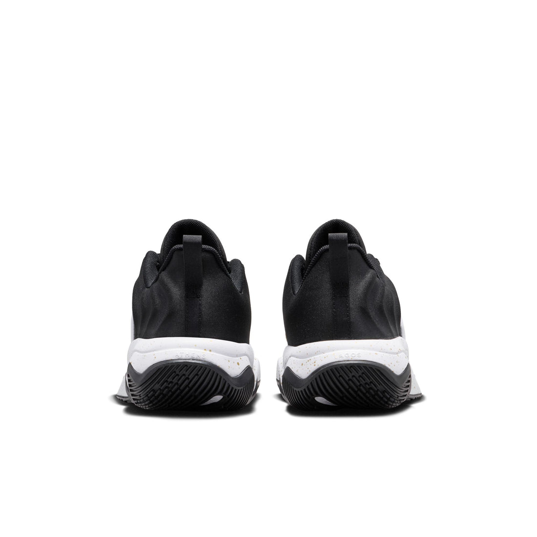 NIKE Giannis Immortality 4 Enfants performance in Noir/METALLIQUE-OR-Blanc 