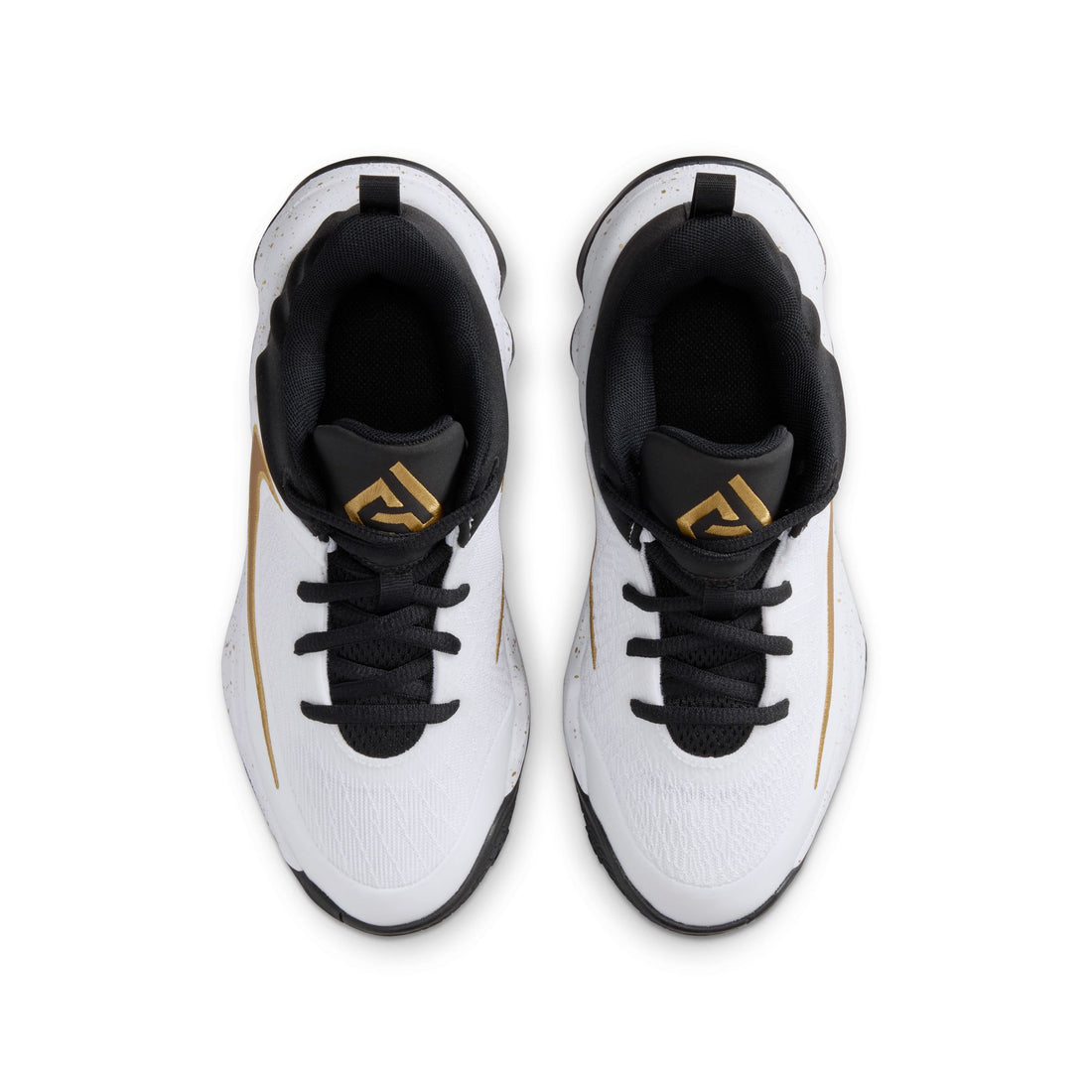 NIKE Giannis Immortality 4 Enfants performance in Noir/METALLIQUE-OR-Blanc 