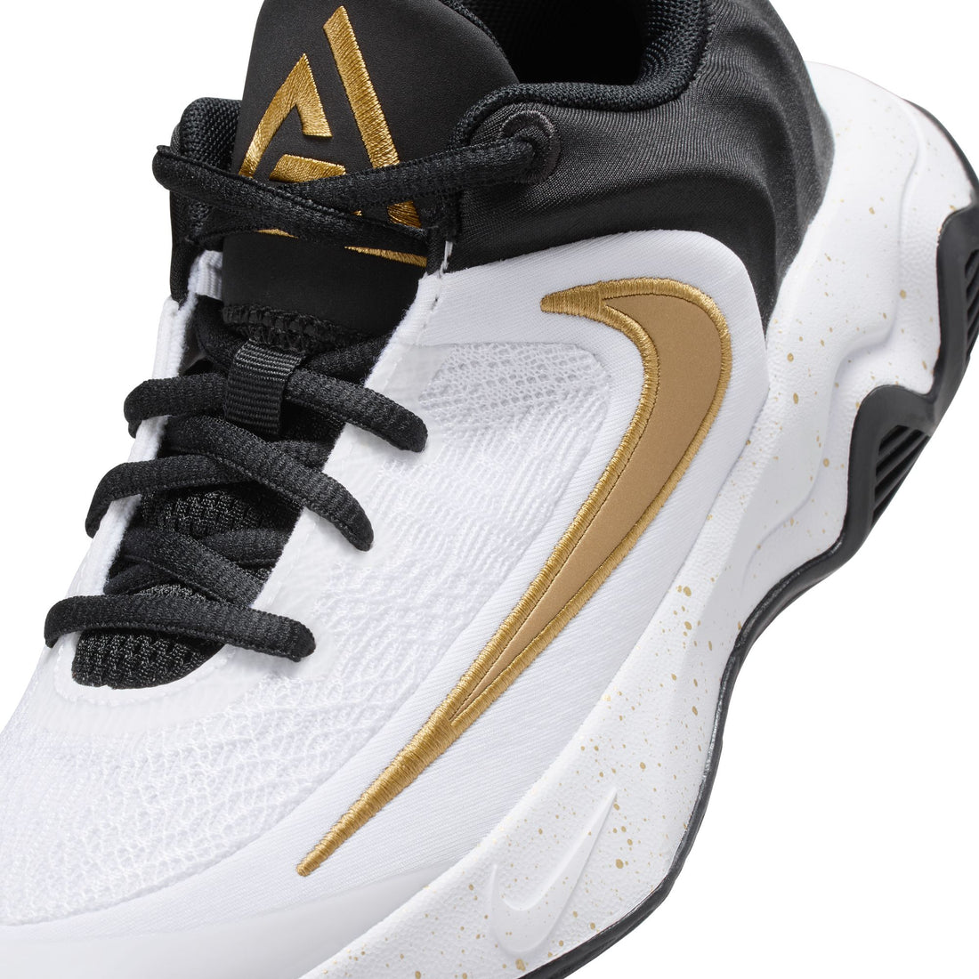 NIKE Giannis Immortality 4 kids performance in BLACK/METALLIC-GOLD-WHITE – product view