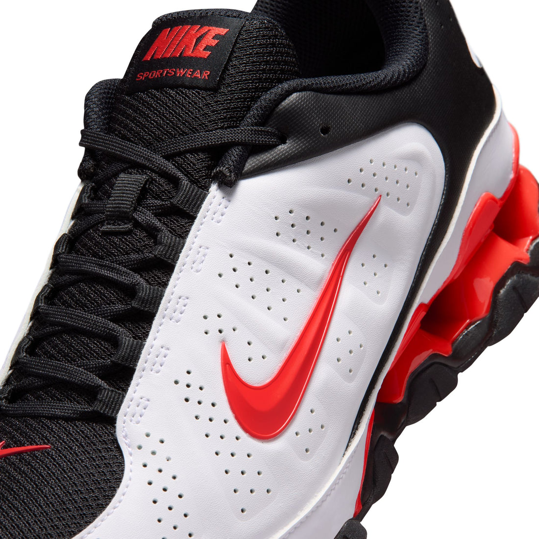 Nike Nike Reax 8 NSW SL M Performance Shoes in White-product view