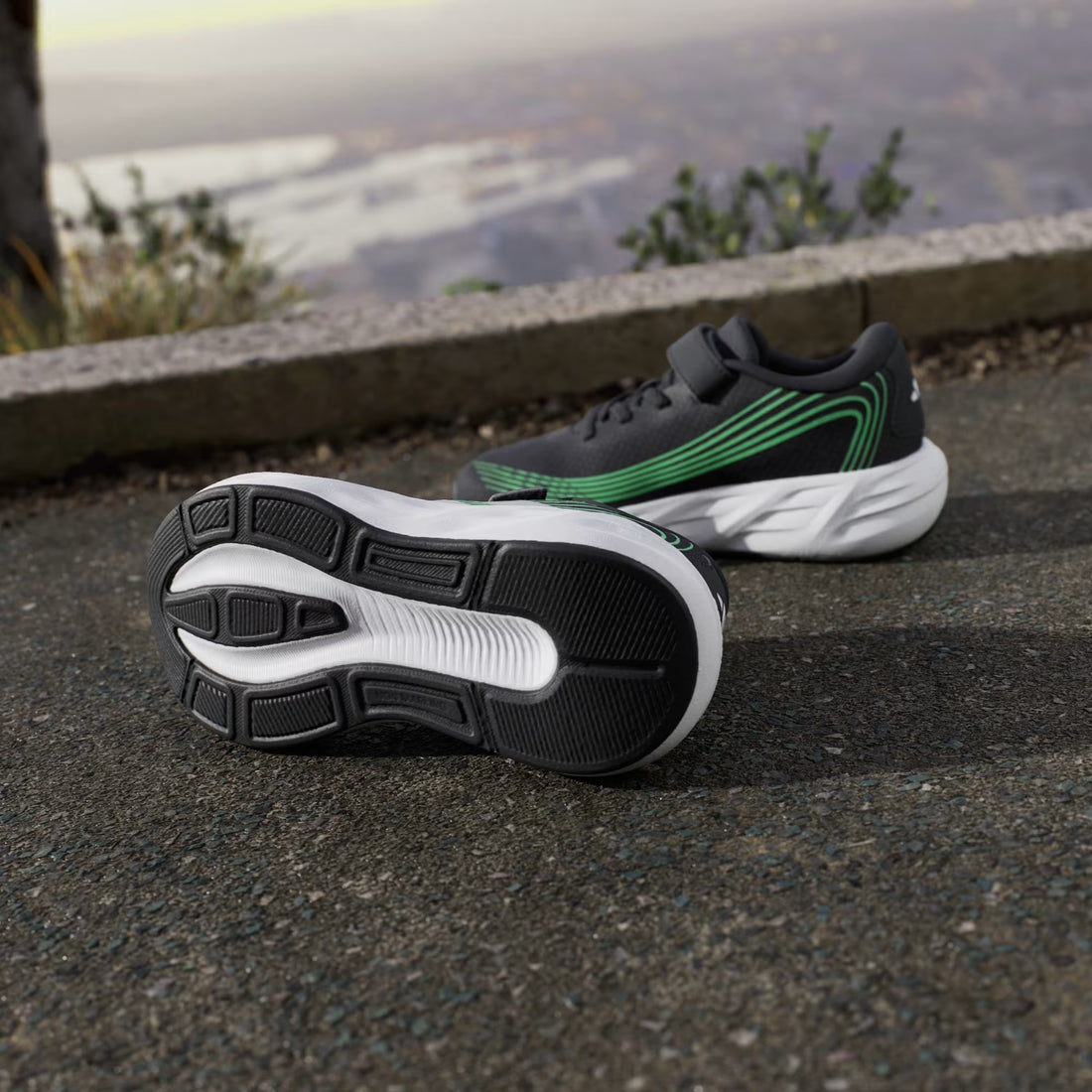Adidas Galaxy 8 EL C Kids Shoes Performance in black - product view