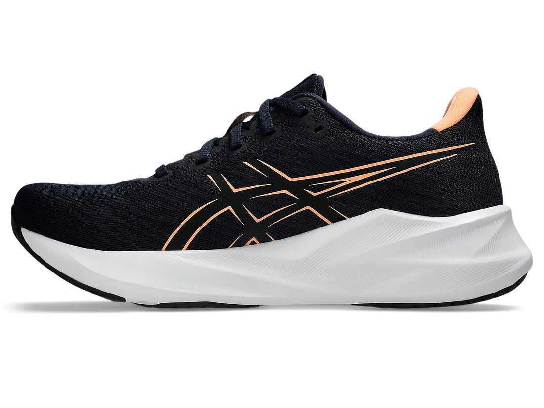 Asics Versablast 4 M Men Shoes Performance in black - product view