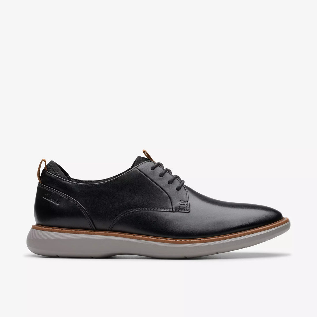 Clarks Brantin Plain Men Shoes Casual in black - product view