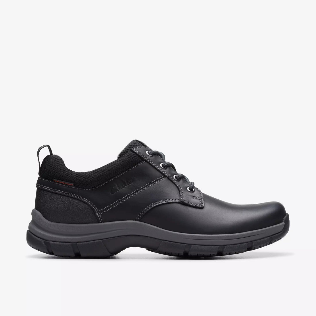Clarks Walpath Low Men Shoes Casual in black - product view