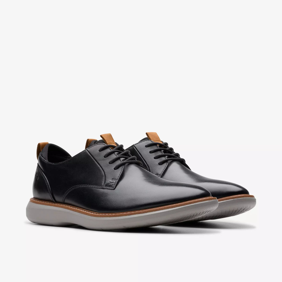 Clarks Brantin Plain Men Shoes Casual in black - product view