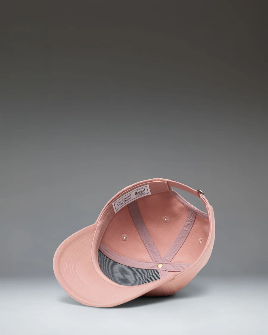Herschel Sylas Classic Cap Women Acc Hats in Rose - Product view