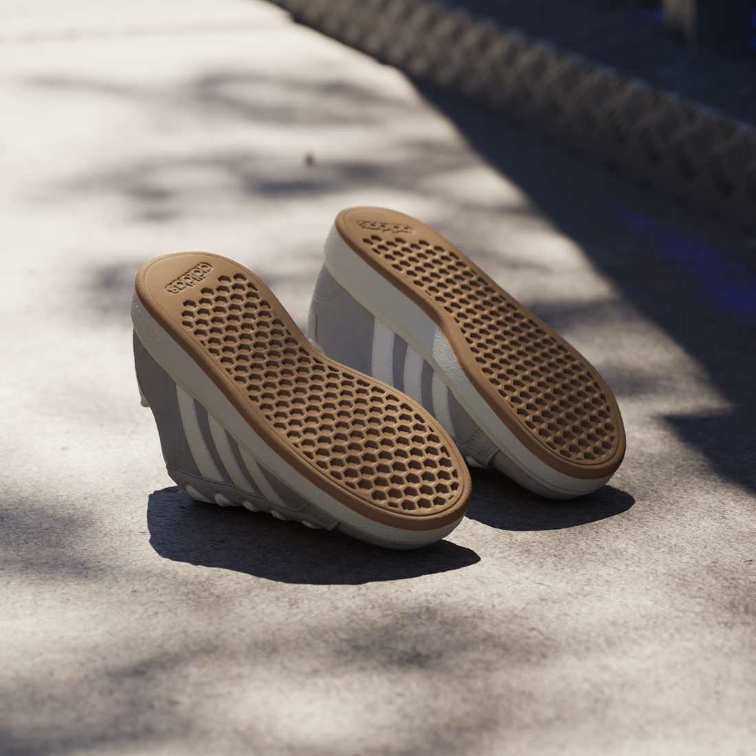 ADIDAS Grand Court 00s K kids sneaker in GREY-TWO/OFF-WHITE/GUM-10 – product view