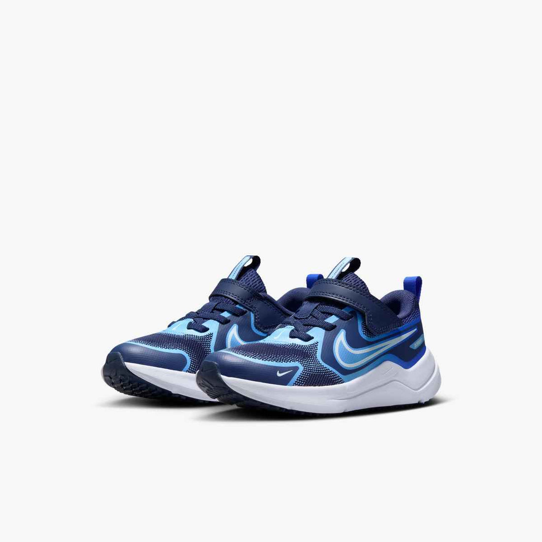 NIKE Nike Cosmic Runner Performance Shoes in Blue- Product view