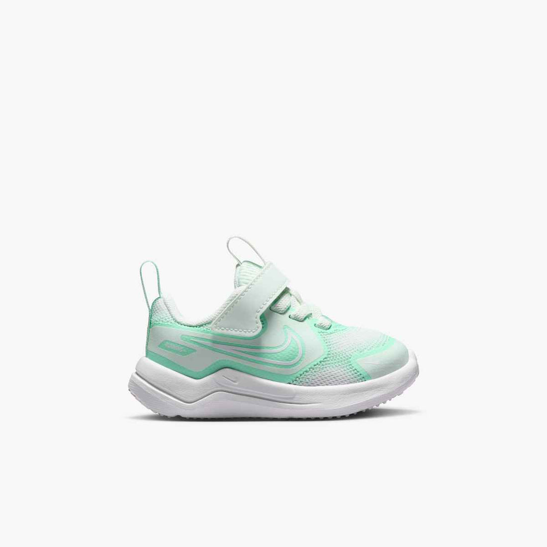 NIKE Nike Cosmic Runner- Performance Shoes in Green - Product view