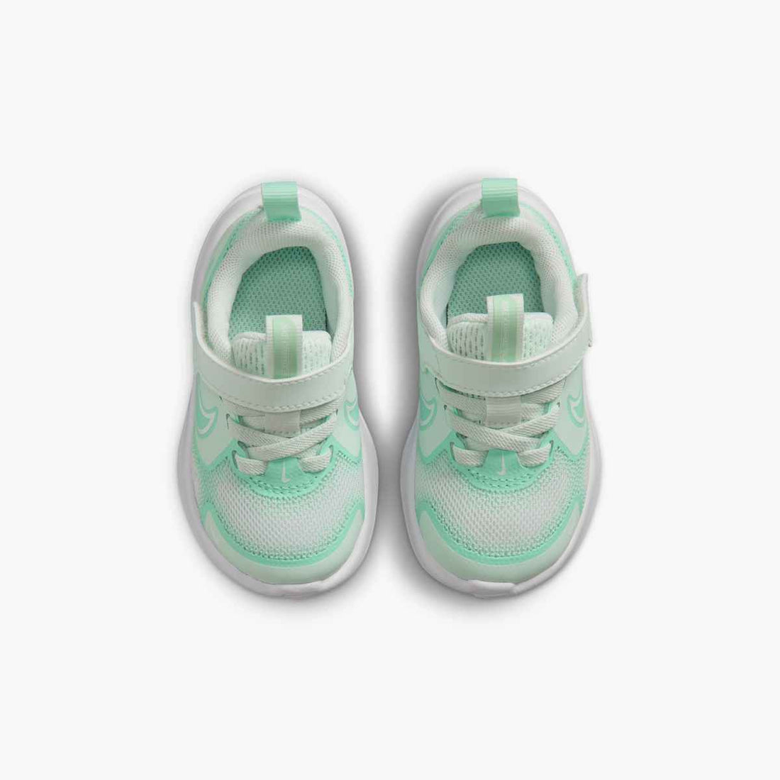 NIKE Nike Cosmic Runner- Performance Shoes in Green - Product view