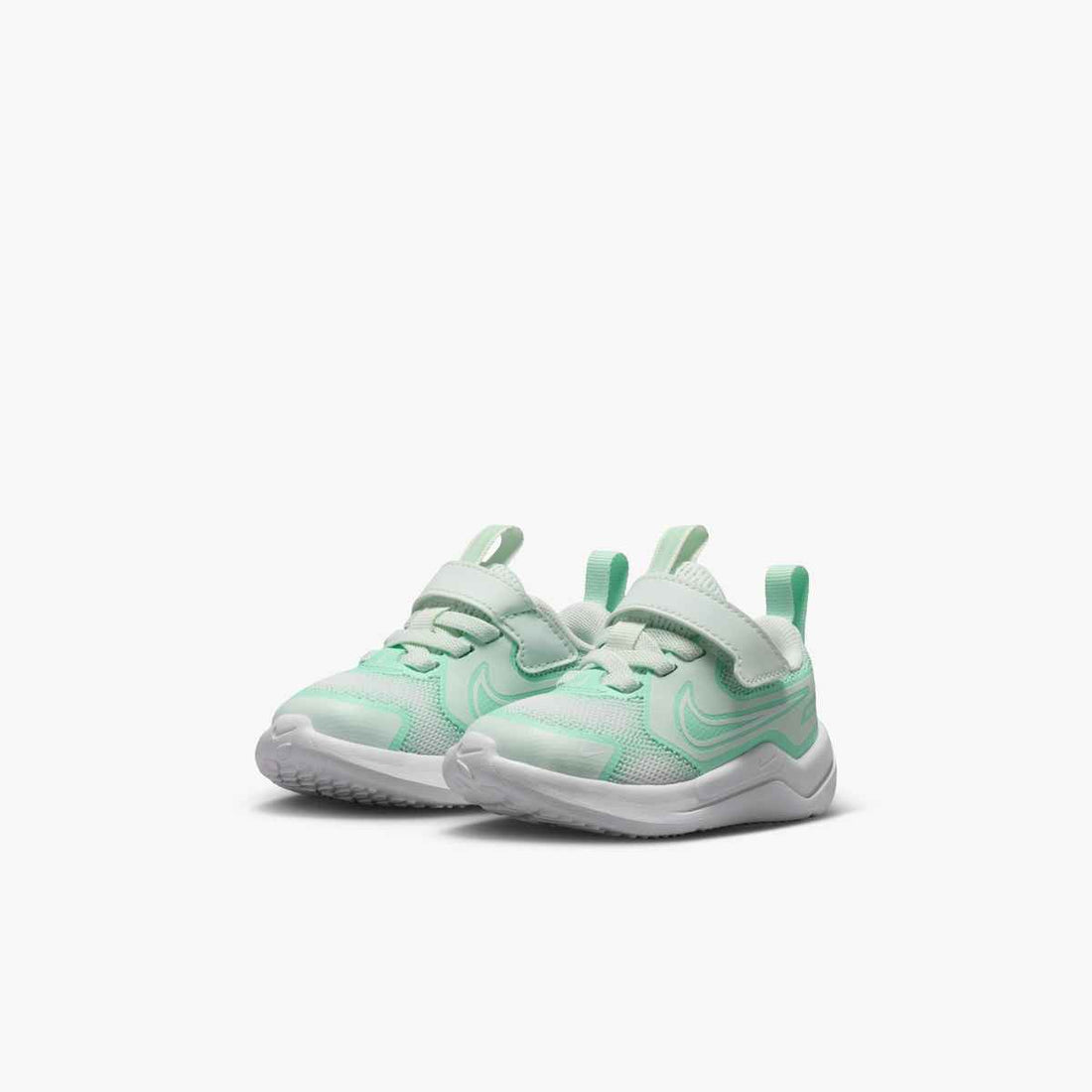 NIKE Nike Cosmic Runner- Performance Shoes in Green - Product view