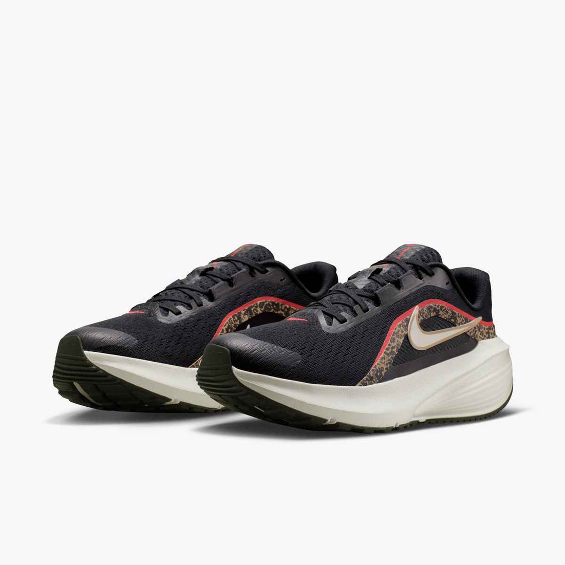 NIKE Nike Downshifter 14 Performance Shoe in Black-product view