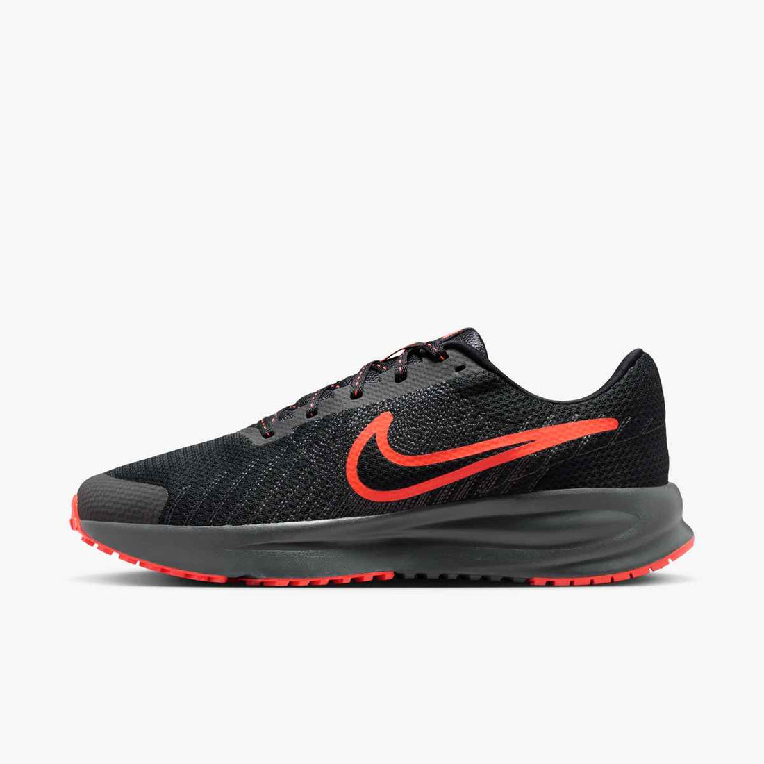 NIKE Nike Run Defy Performance Shoes in Black-product view