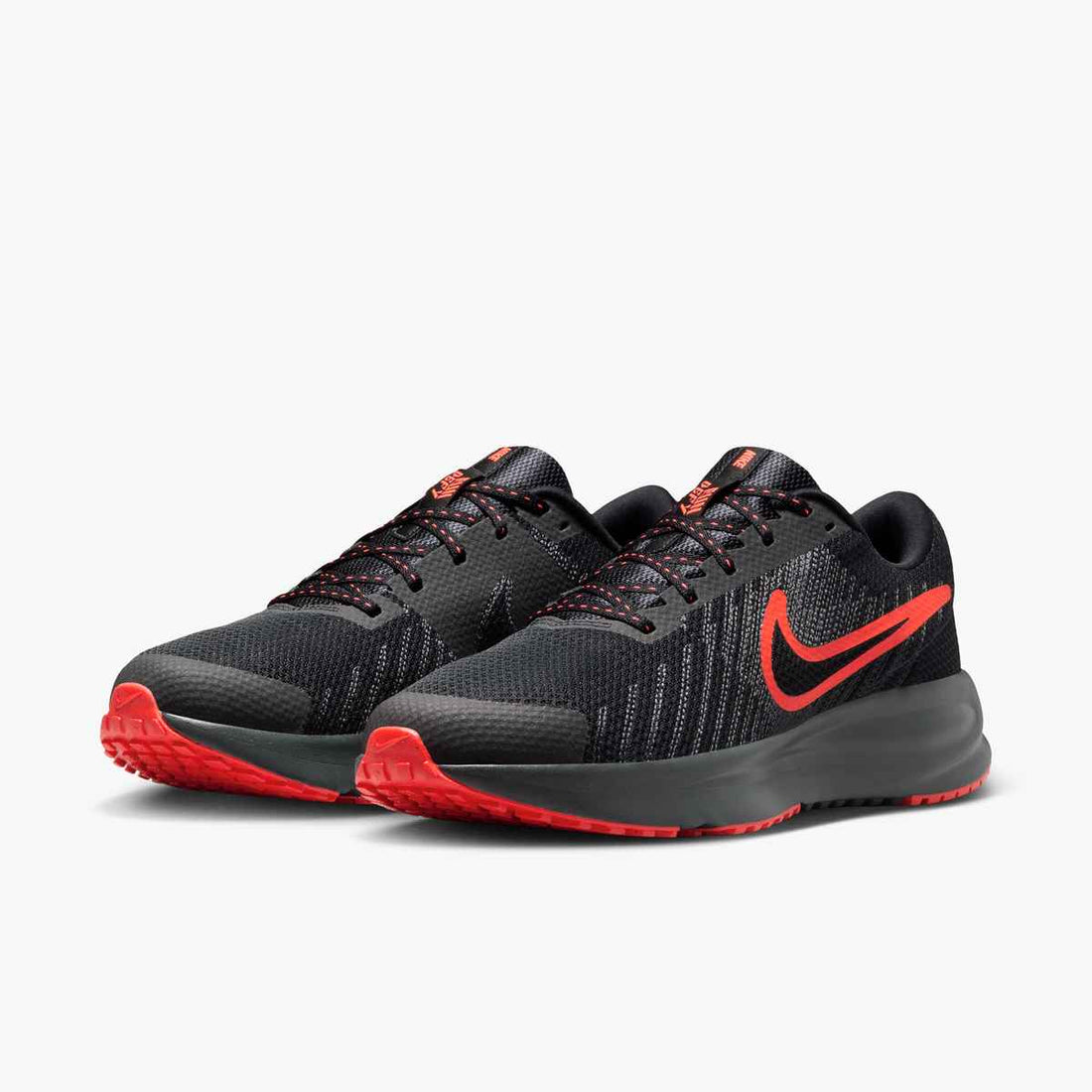 NIKE Nike Run Defy Performance Shoes in Black-product view