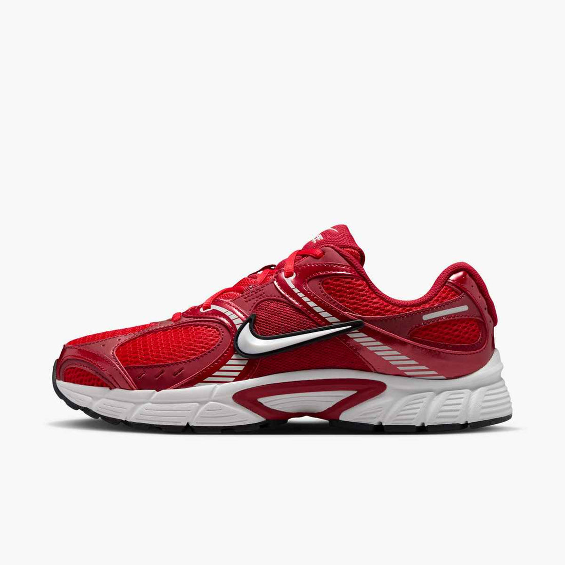 NIKE Nike V5RNR Shoes Sneaker in Red- Product view