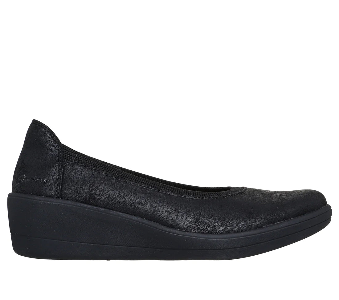 Skechers Relaxed Fit-Newport Wedge W Women Shoes Casual in black - product view